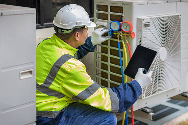 Professional Hvac technician working in Morriston, FL